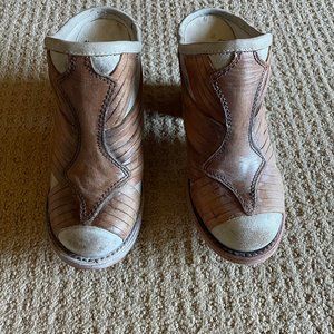 Freebird Slide bootie